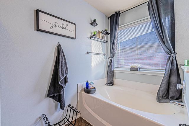 268 Cass Cir, Flint, TX 75762