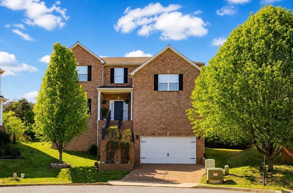 126 Judson Dr, Hendersonville, TN 37075