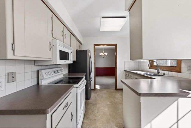 908 Harding Street, Oregon, WI 53575