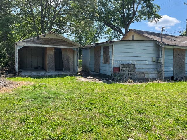 529 W Gordon Avenue, Rossville, GA 30741
