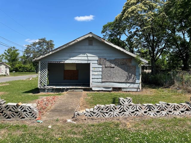 529 W Gordon Avenue, Rossville, GA 30741