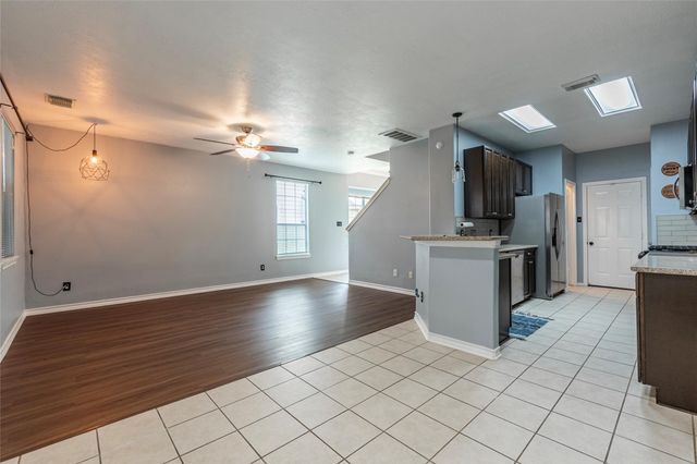 336 Capella Oaks Lane, Dickinson, TX 77539