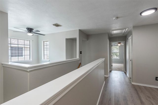 336 Capella Oaks Lane, Dickinson, TX 77539
