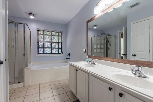 336 Capella Oaks Lane, Dickinson, TX 77539