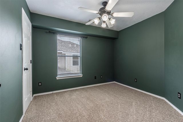 336 Capella Oaks Lane, Dickinson, TX 77539