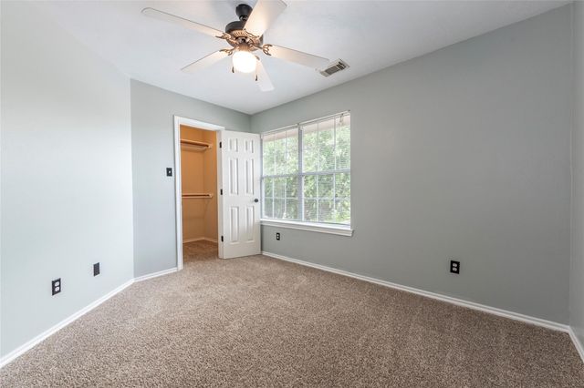 336 Capella Oaks Lane, Dickinson, TX 77539