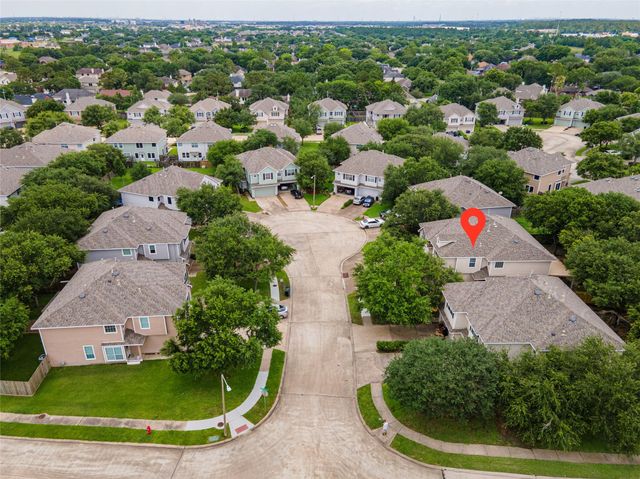 336 Capella Oaks Lane, Dickinson, TX 77539