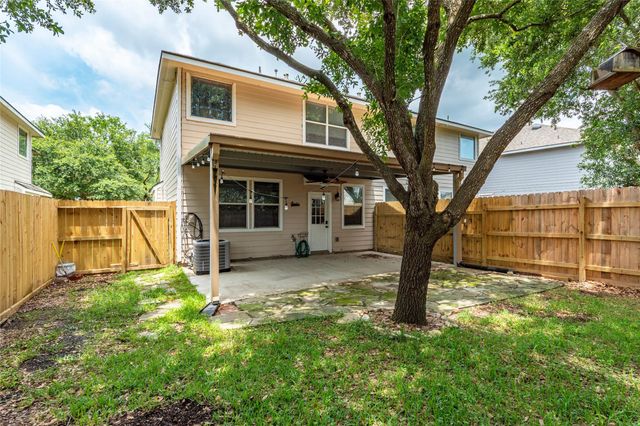 336 Capella Oaks Lane, Dickinson, TX 77539
