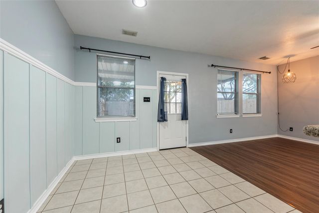 336 Capella Oaks Lane, Dickinson, TX 77539