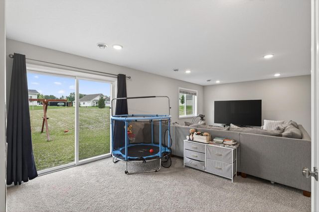 1333 Oak Ridge Street, Hanover, MN 55341