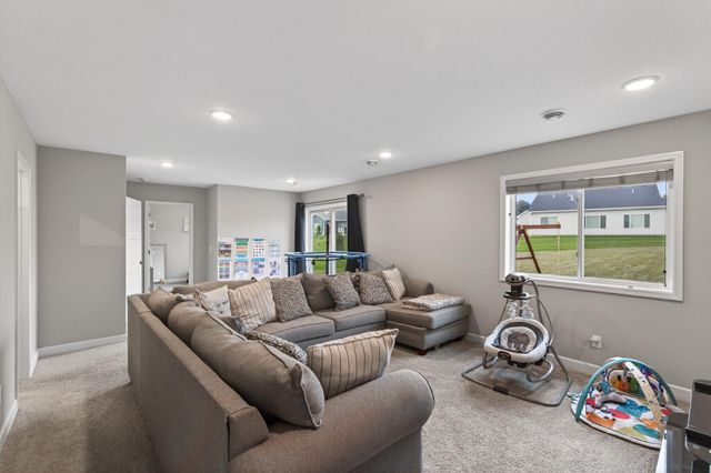 1333 Oak Ridge Street, Hanover, MN 55341