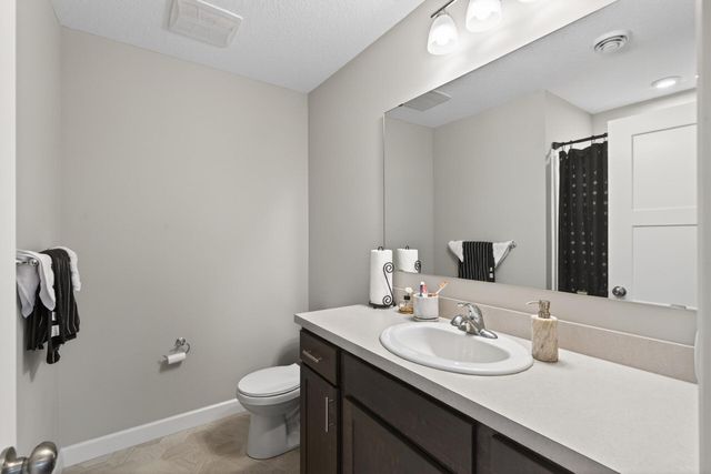 1333 Oak Ridge Street, Hanover, MN 55341