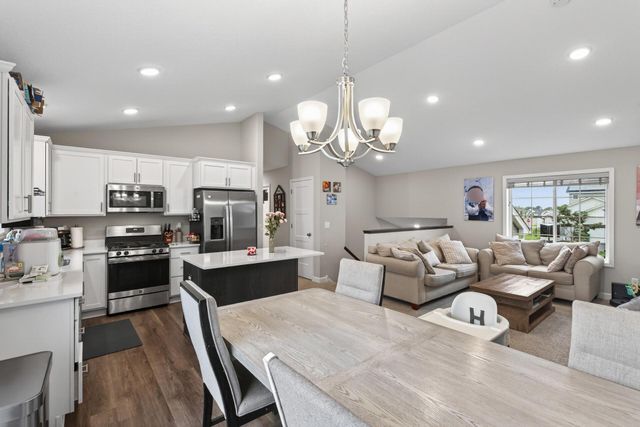 1333 Oak Ridge Street, Hanover, MN 55341