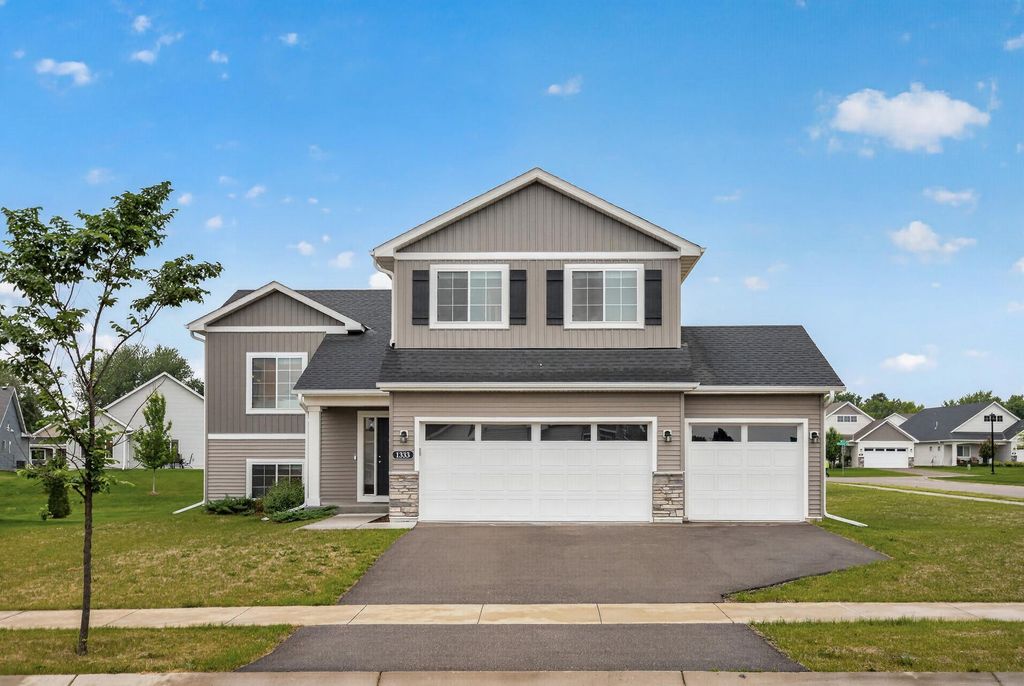 1333 Oak Ridge Street, Hanover, MN 55341