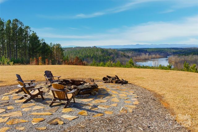 161 W Settings Boulevard NW, Valdese, NC 28690