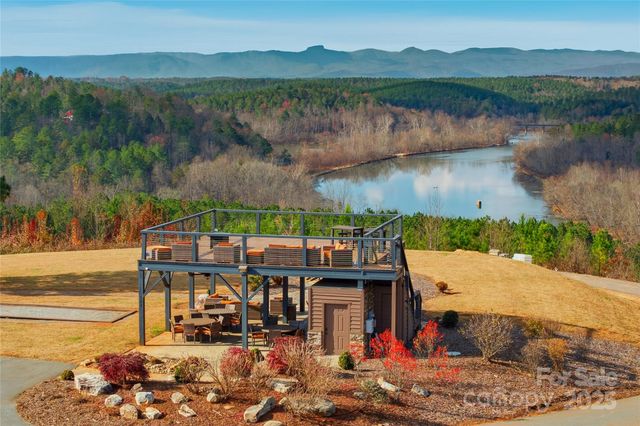 161 W Settings Boulevard NW, Valdese, NC 28690