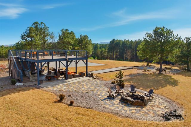 161 W Settings Boulevard NW, Valdese, NC 28690