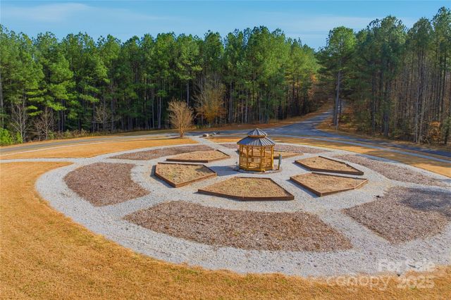 161 W Settings Boulevard NW, Valdese, NC 28690