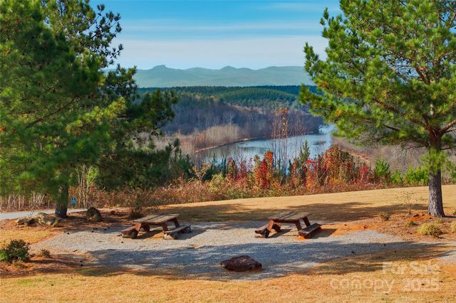 161 W Settings Boulevard NW, Valdese, NC 28690