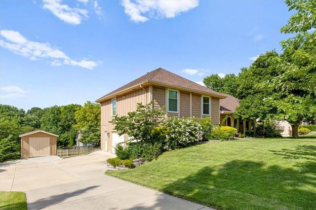 804 Tam O Shanter Drive, Kansas City, MO 64145