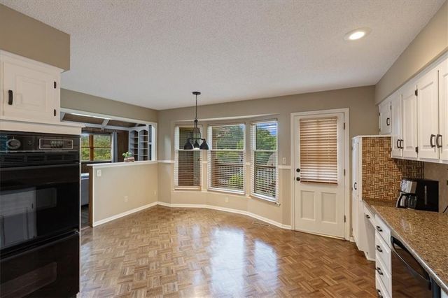 804 Tam O Shanter Drive, Kansas City, MO 64145