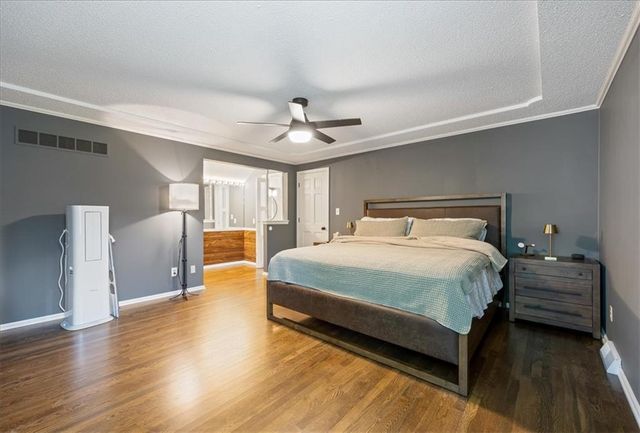 804 Tam O Shanter Drive, Kansas City, MO 64145