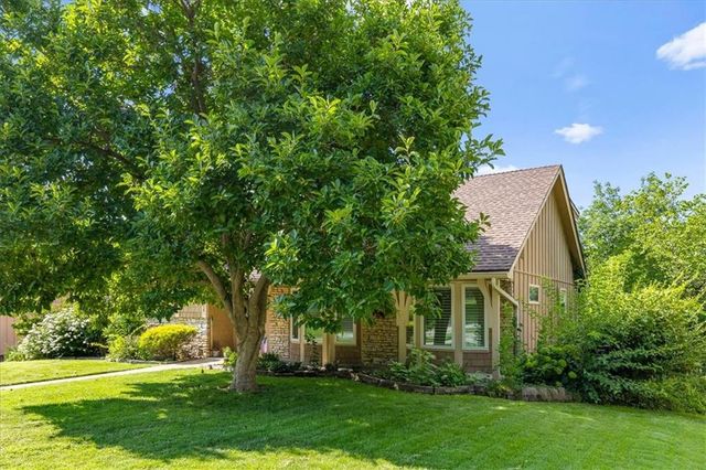 804 Tam O Shanter Drive, Kansas City, MO 64145