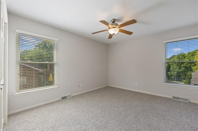 804 Tam O Shanter Drive, Kansas City, MO 64145