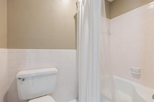 804 Tam O Shanter Drive, Kansas City, MO 64145