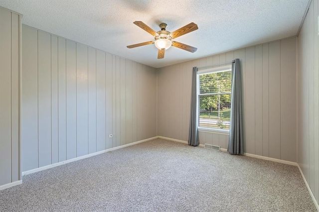 804 Tam O Shanter Drive, Kansas City, MO 64145