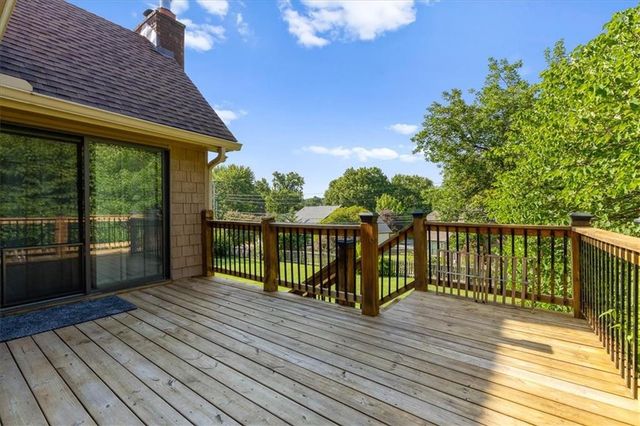 804 Tam O Shanter Drive, Kansas City, MO 64145