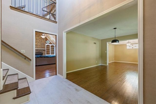 804 Tam O Shanter Drive, Kansas City, MO 64145