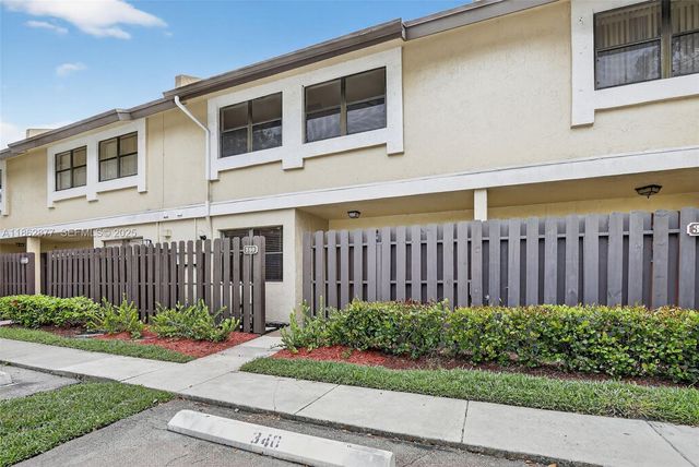 340 SW 97th Avenue, Pembroke Pines, FL 33025