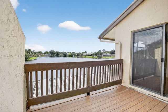 340 SW 97th Avenue, Pembroke Pines, FL 33025