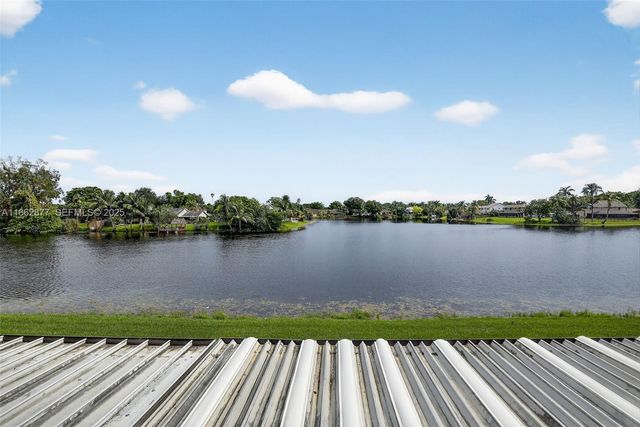 340 SW 97th Avenue, Pembroke Pines, FL 33025