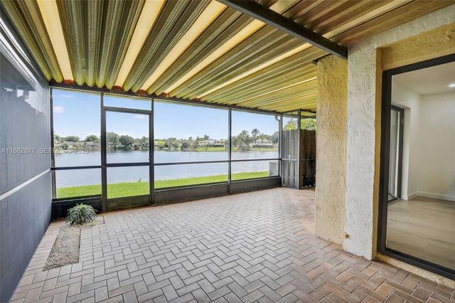 340 SW 97th Avenue, Pembroke Pines, FL 33025