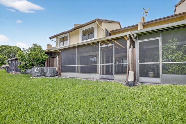 340 SW 97th Avenue, Pembroke Pines, FL 33025