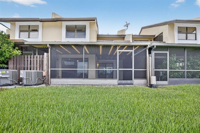 340 SW 97th Avenue, Pembroke Pines, FL 33025