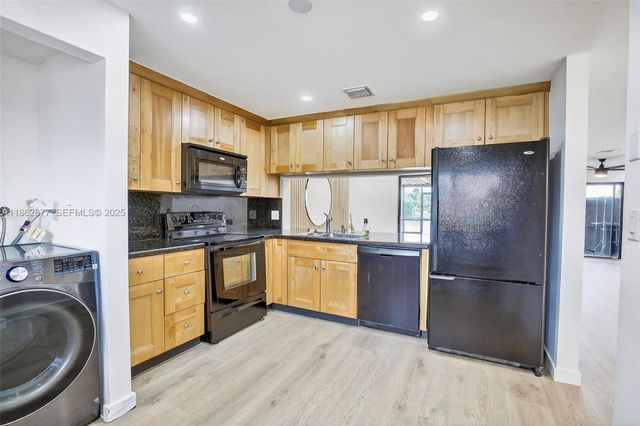 340 SW 97th Avenue, Pembroke Pines, FL 33025