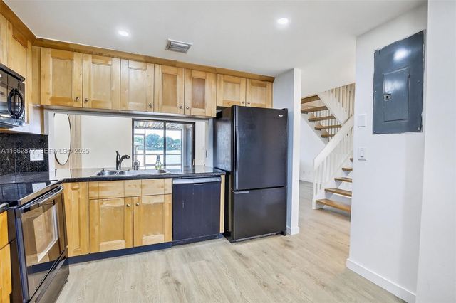 340 SW 97th Avenue, Pembroke Pines, FL 33025