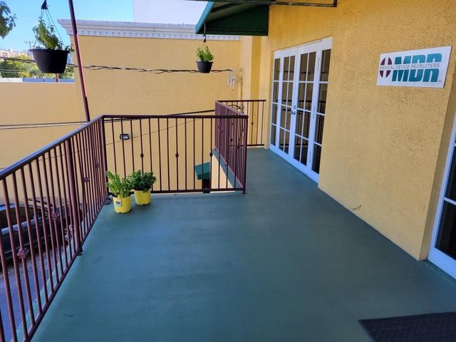 2745 E Oakland Park Boulevard, Fort Lauderdale, FL 33306