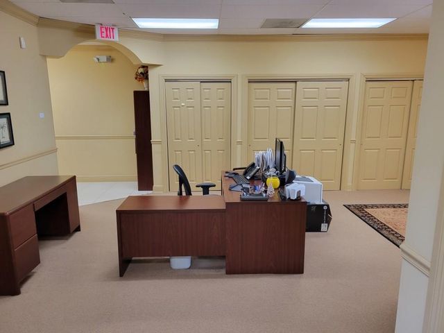 2745 E Oakland Park Boulevard, Fort Lauderdale, FL 33306