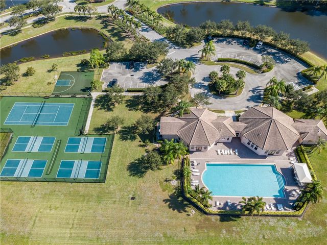 1941 Newmark Circle SW, Vero Beach, FL 32968