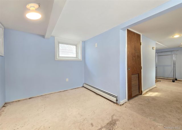 84 Wyona Avenue, Selden, NY 11784