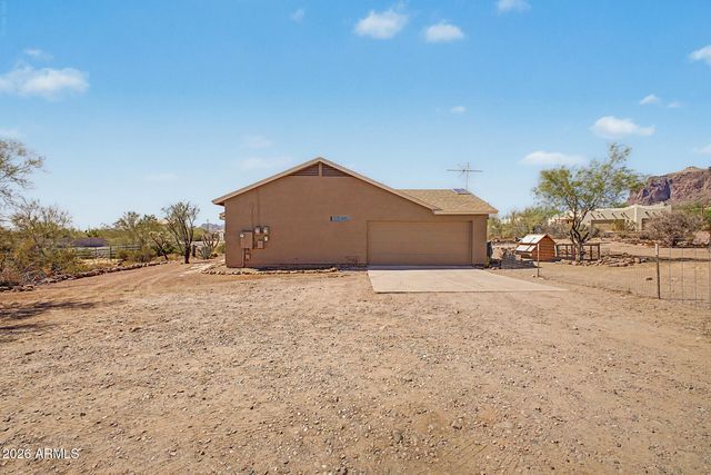 5740 E 2ND Avenue, Apache Junction, AZ 85119