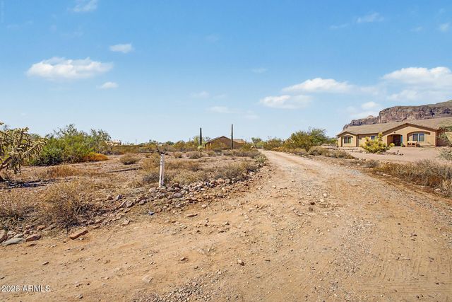 5740 E 2ND Avenue, Apache Junction, AZ 85119
