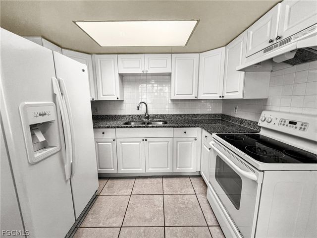 2239 Iris WAY, Fort Myers, FL 33905