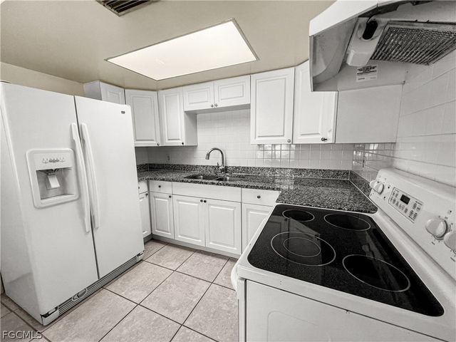 2239 Iris WAY, Fort Myers, FL 33905