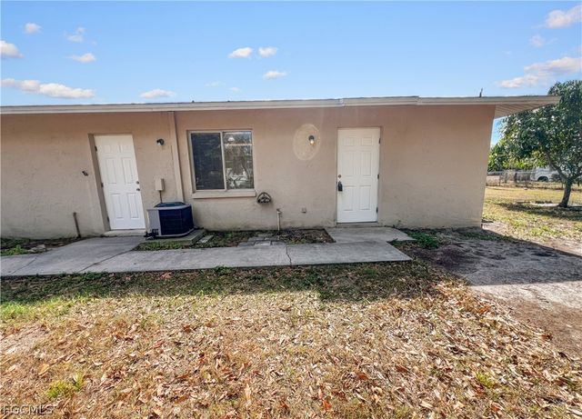 2239 Iris WAY, Fort Myers, FL 33905