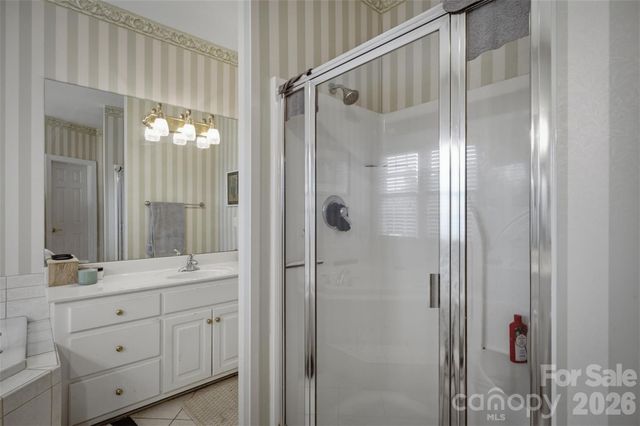 405 Woodridge Drive SE, Lenoir, NC 28645